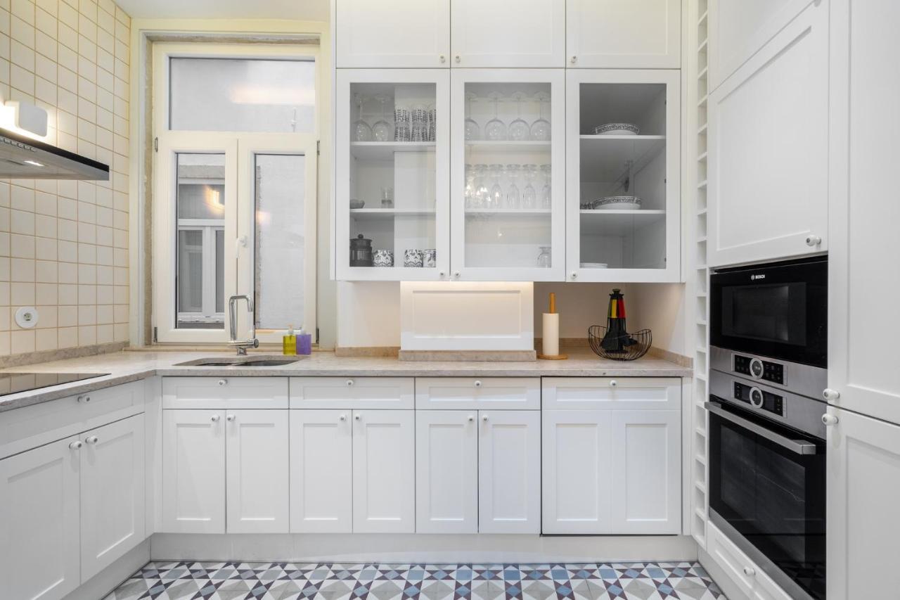 Whome Luxury Stay In Prime Location W/ Ac, Lift & Private Patio Лиссабон Экстерьер фото